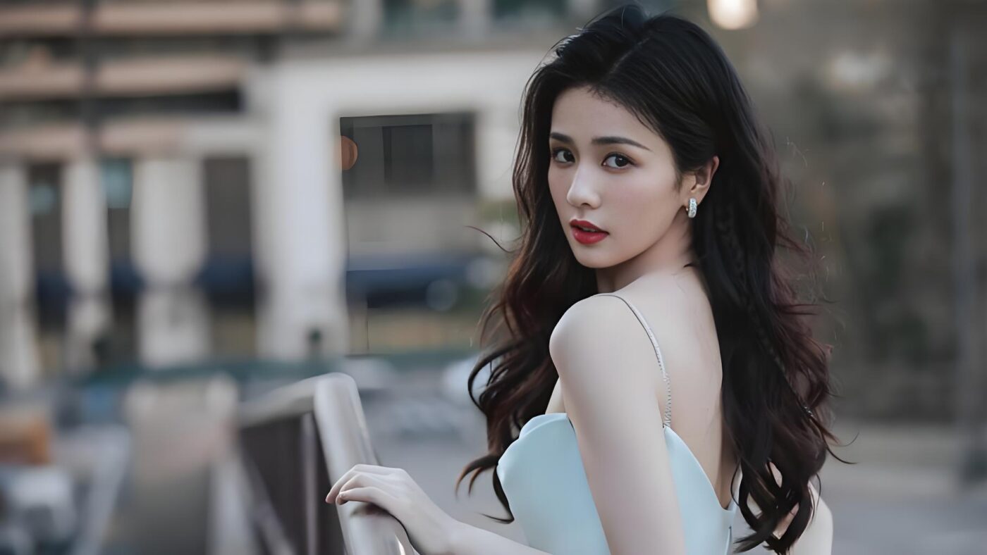 Profile of Bai Lu