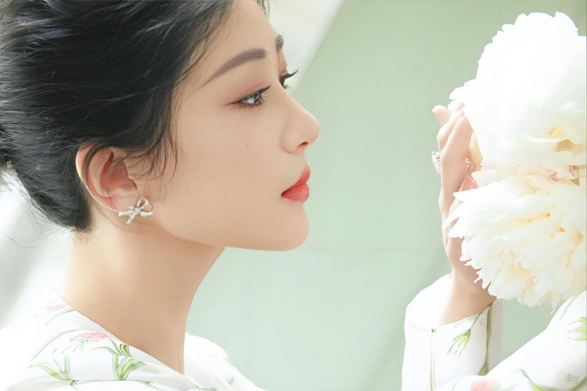 Profile of Yang Zi