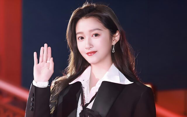 Profile of Guan Xiaotong