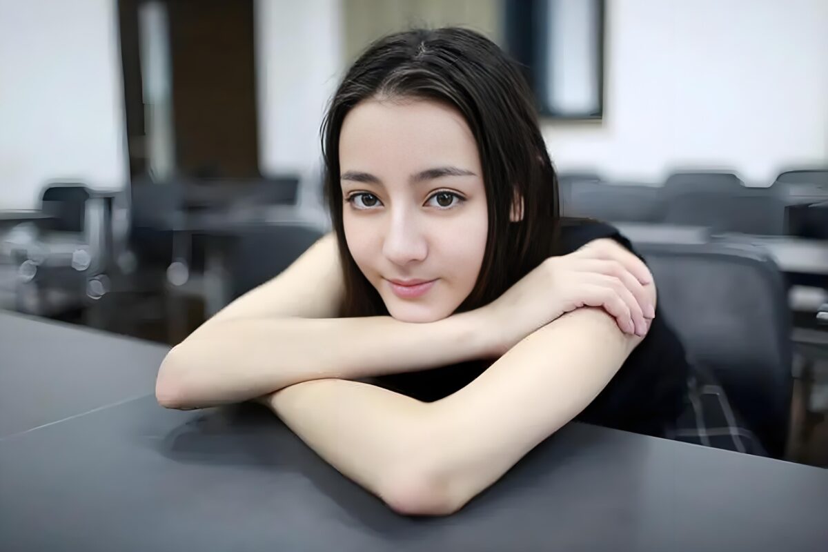 Profile of Dilraba Dilmurat
